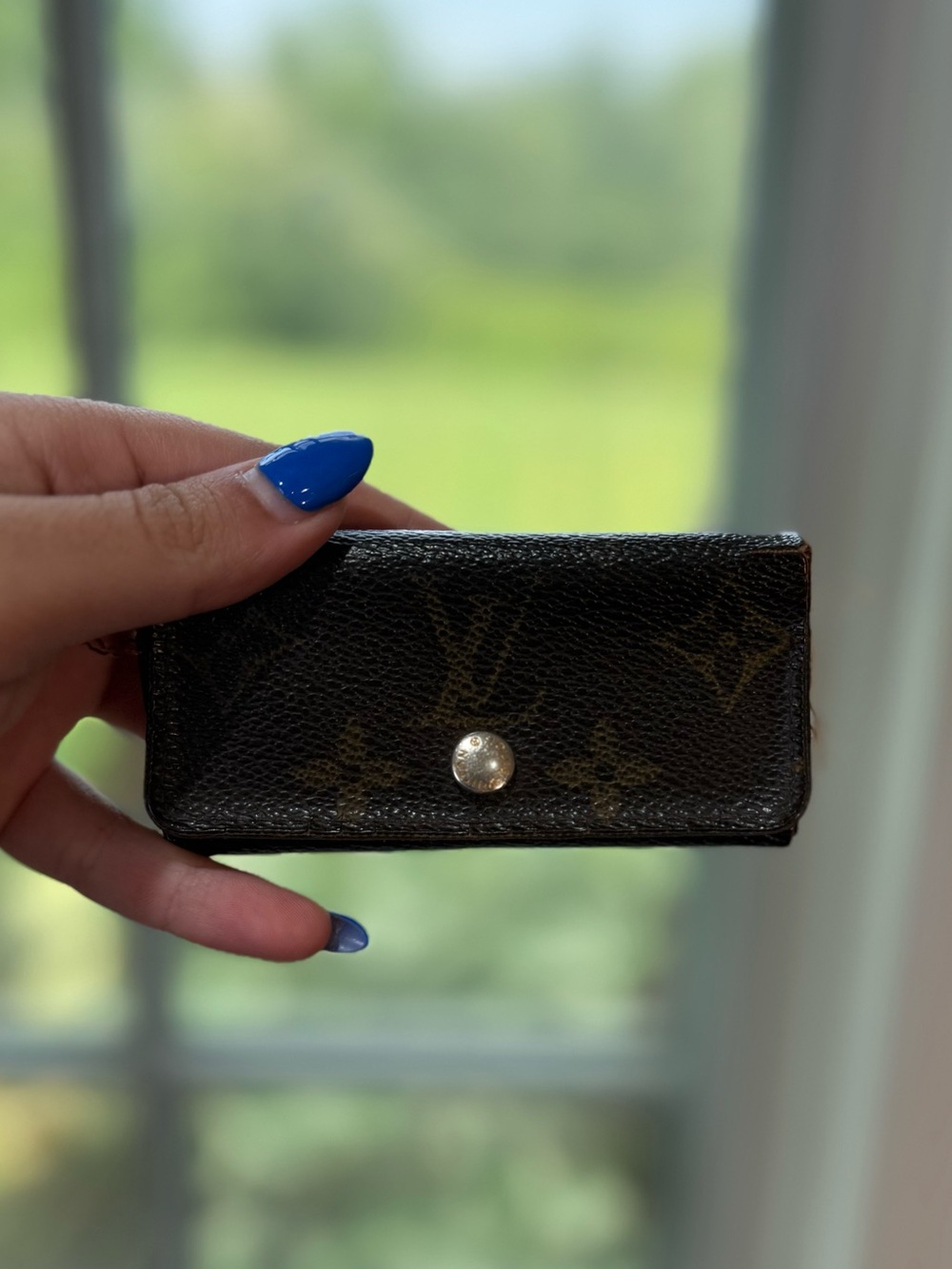 Free Lv Wallet Giveaway Follow IG @Thebagriculture - Picture 1 of 1